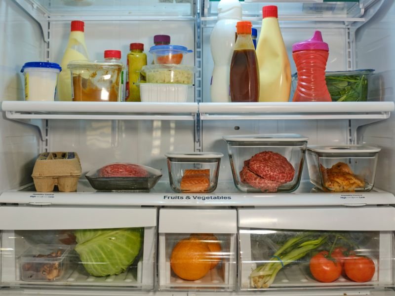 storing food in refrigerator